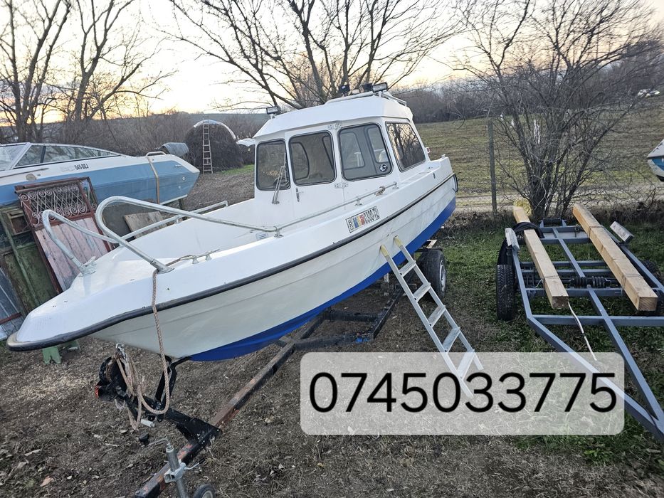 Barcă cu motor honda