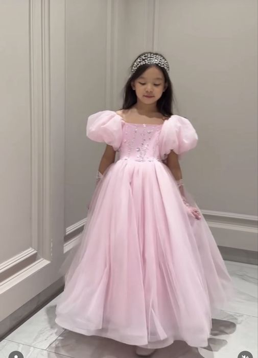 Платье на девочку р 128- 130 см