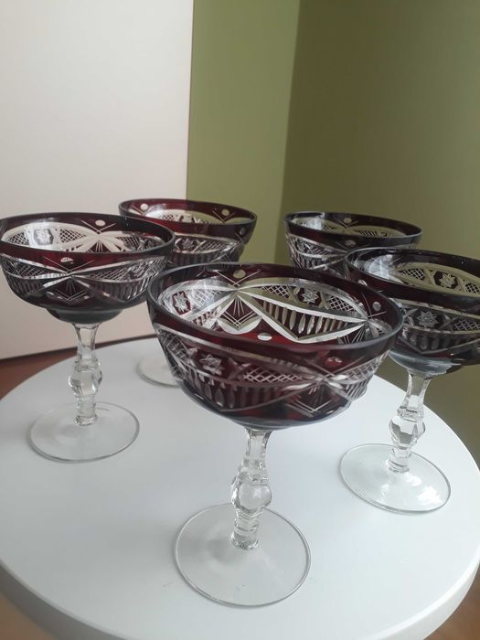 Cupe cristal rosu 5 bucati