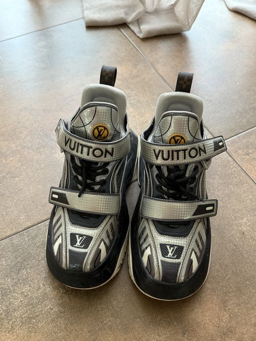 Louis Vuitton кецове