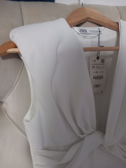 Rochie eleganta sacou fără mâneci măsură M alba Zara noua ch eticheta