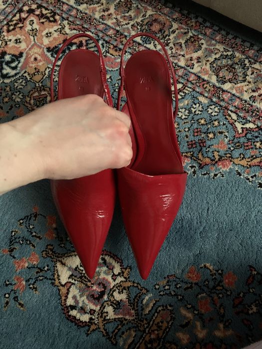 Pantofi cu toc din piele naturală Zara