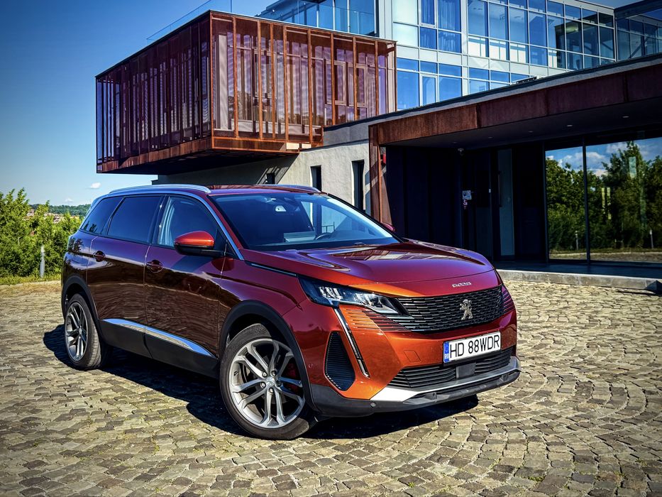 PEUGEOT 5008