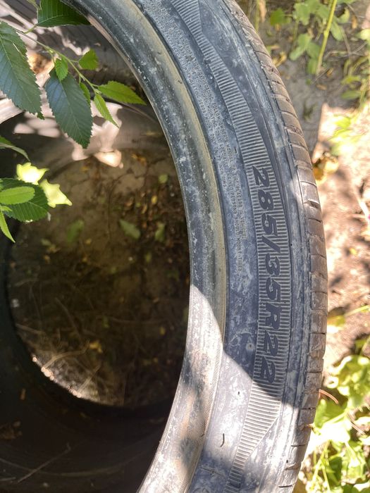 Продам шину 285/35 R22