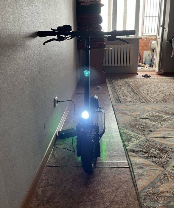 Продам электросамокат kugoo m4 pro