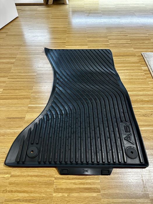 Продават се ОРИГИНАЛНИ  стелки за Audi A5 / Ауди А5 2008 - 2016