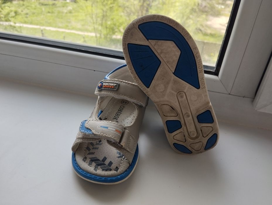 Сандалии 4 пары .   .