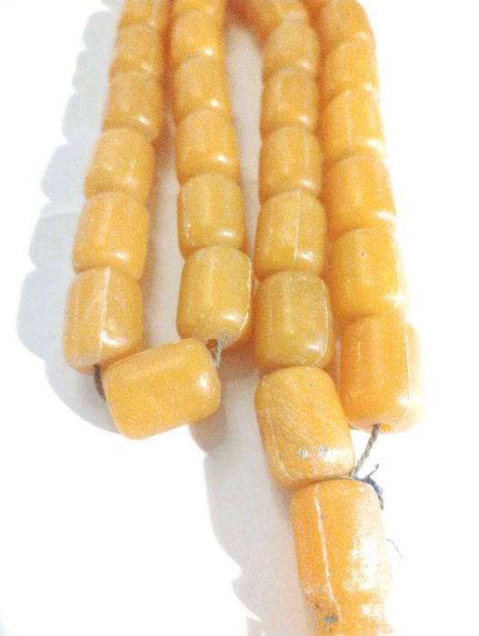 Оригинална, изключително стара кехлибарена броеница, над 120 години