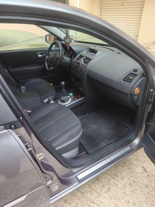 Продавам Рено меган