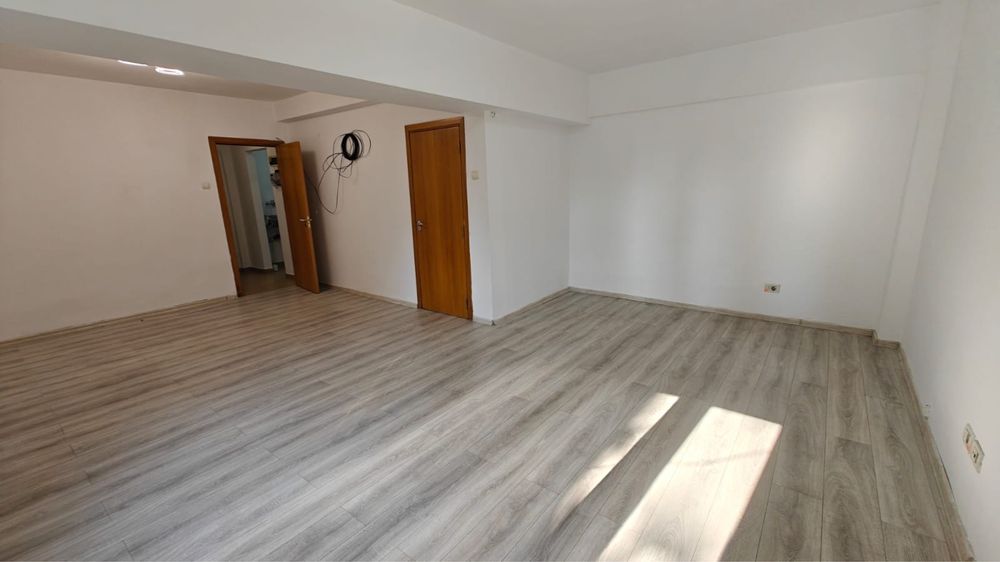 Garsoniera - Universitate Victoriei - bl Regina Elisabeta - Proprietar