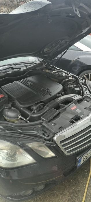 Vând Mercedes E220 D