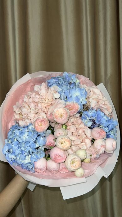 свежий букет цветов только что пожаренные запах на всю комнату