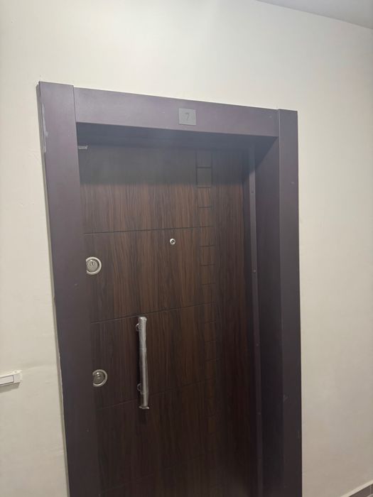 Дава се под наем Тристаен апартамент в Кърджали, Център - 100 кв.м за 510 € - Снимка #3