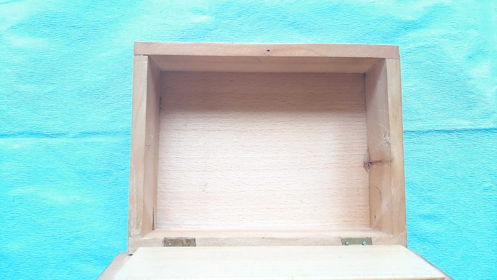 Caseta tigari/trabucuri, lemn natural, intarsie, manual