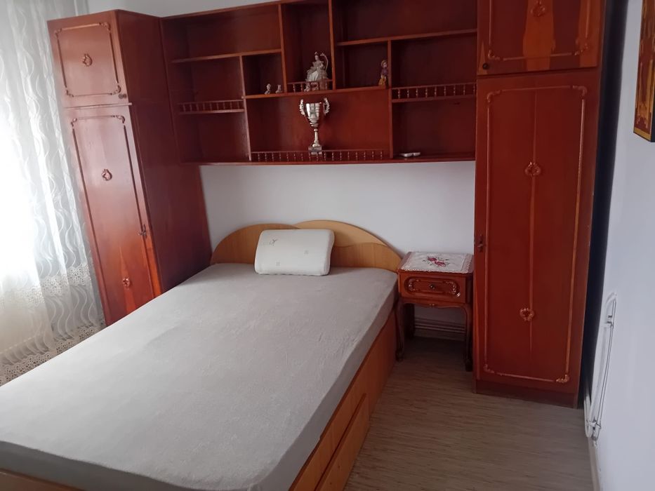 Închiriez ap. cu 2 camere decomandate