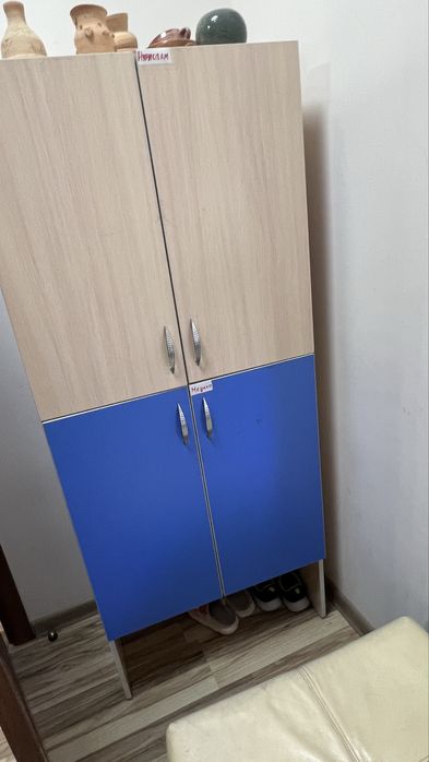 Стол и стулья детские шкафчики