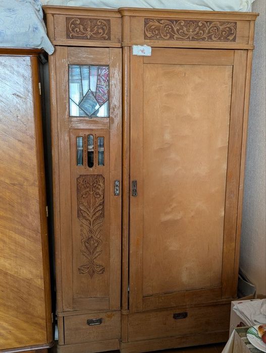 Продам дубовый шифоньер