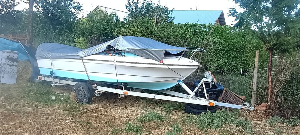 Se vinde barca ,rocca rubis,s 4m+ peridoc înmatriculat.