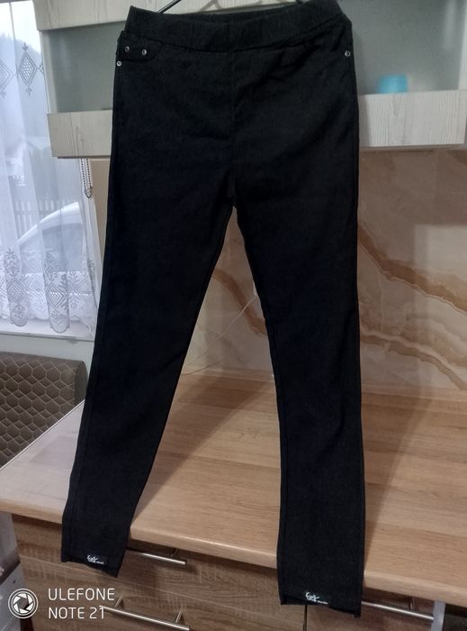 Pantaloni pentru femei