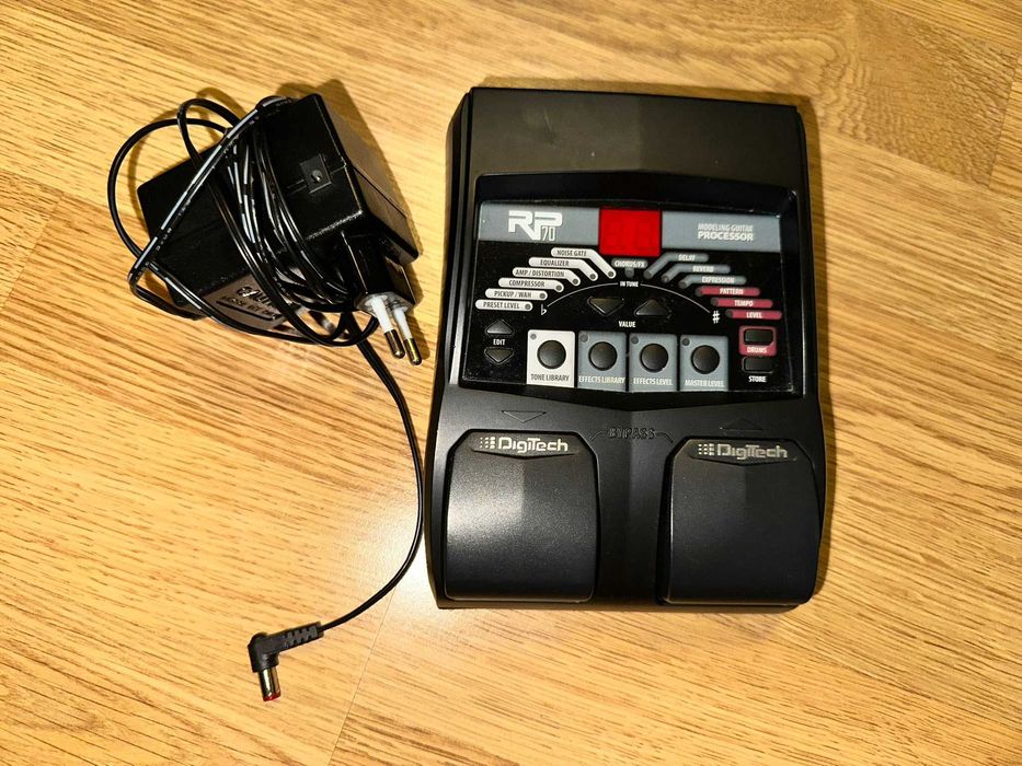 Digitech RP70 Guitar Multi Effect Pedal