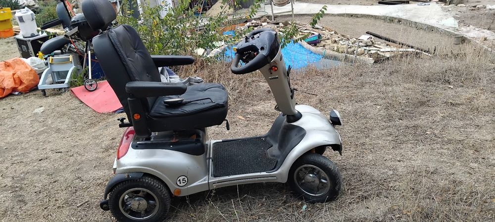 Инвалидни скутери ( колички ) за части