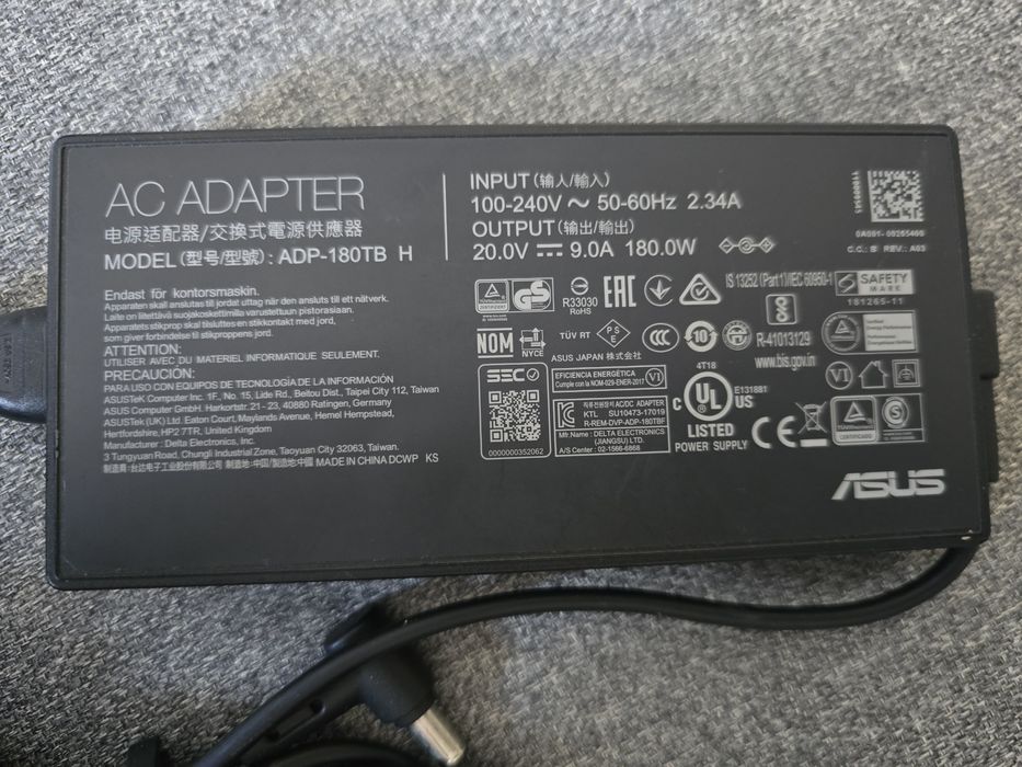 Зарядно за Asus 180 W