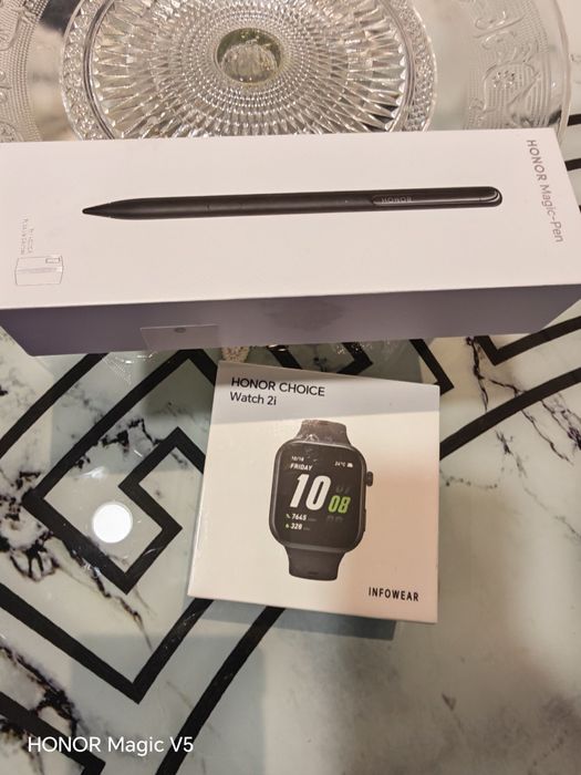 Honor Smart watch si Honor Magic pen nou.