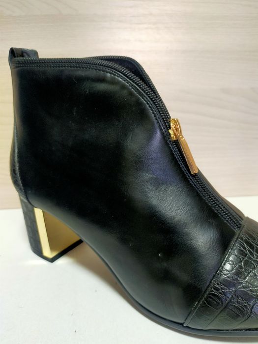 Ботильоны с замком спереди