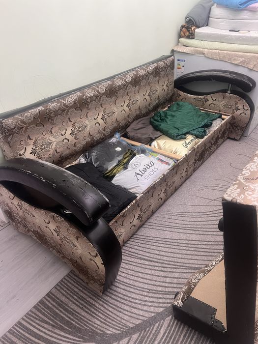 Продам комплект, диван и кресло