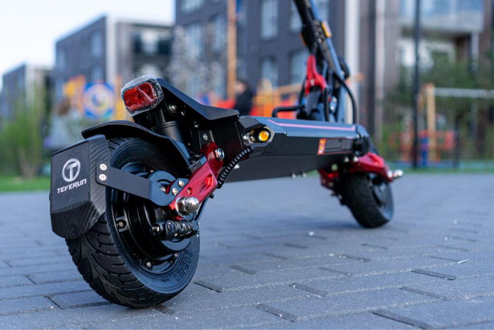 BLADE Q PRO 2*350W 36V/15 Ah