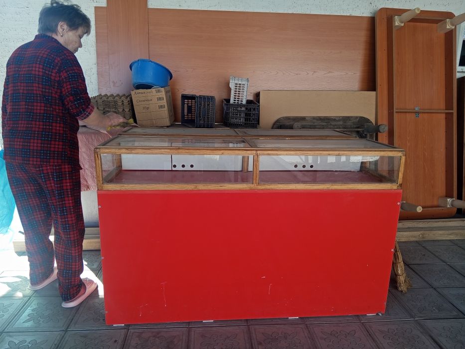 Продам полки для магазин