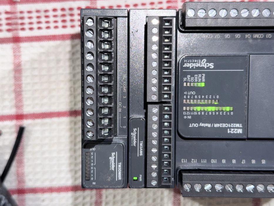 Plc Schneider Modicon+extensii