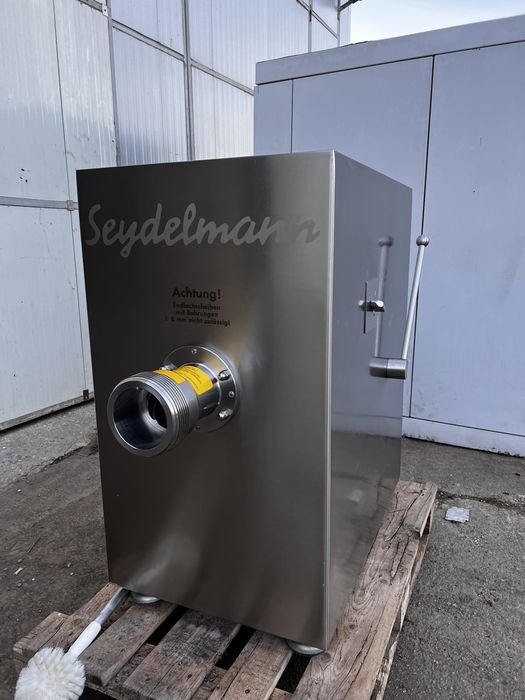 Malaxor carne clipsator sprit cu imperechere sprit hidraulic handtmann