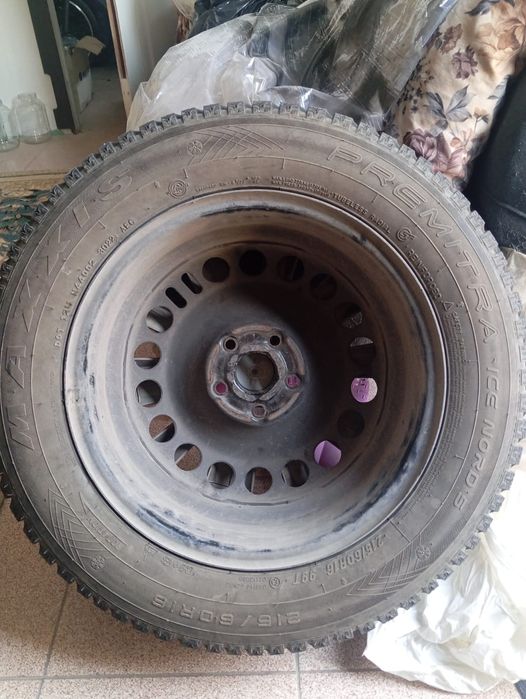 Продам резину 215/60/r16