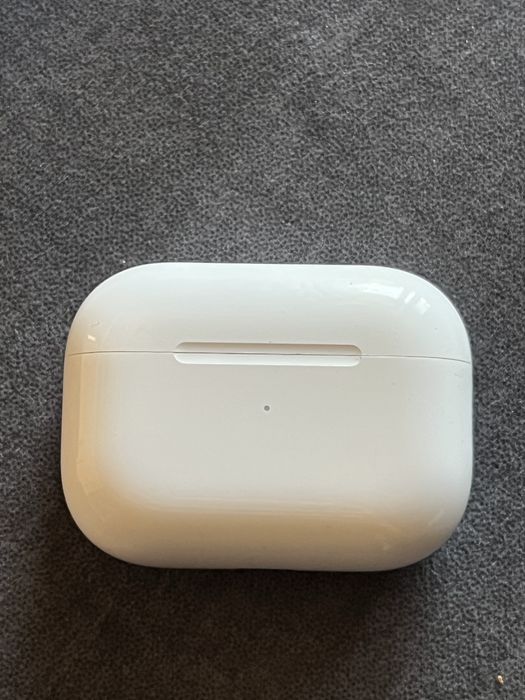 Vând Căști True Wireless Apple AirPods Pro 2 cu MagSafe Case (USB-C) Bluetooth, ANC, Wateproof IP54, Touch Control (Alb)
