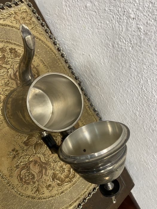 Английски чайник с дълбоко постребряване