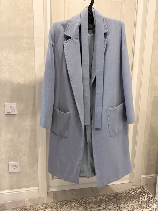 Продам б/у пальто женское, голубое