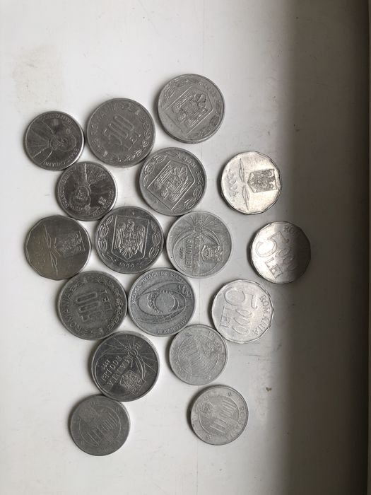 Monezi de 500 lei din1999,500 lei cu eclipsa,5000 lei din2002 si 1000