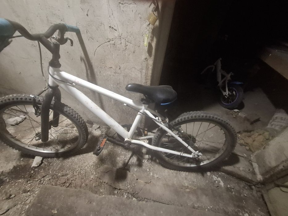 Vând 3 biciclete