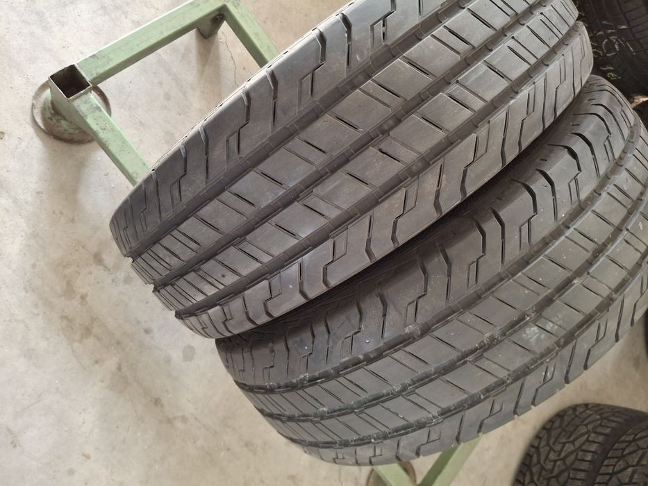 2 Anvelope de vară 215 70 r15C Continental