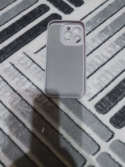 Vând husa iPhone 16 pro