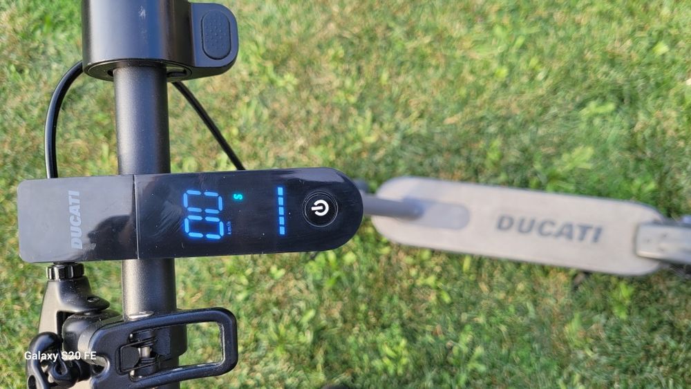 Trotinetă Ducati EVO aproape nouă – 30 km/h, super preț!