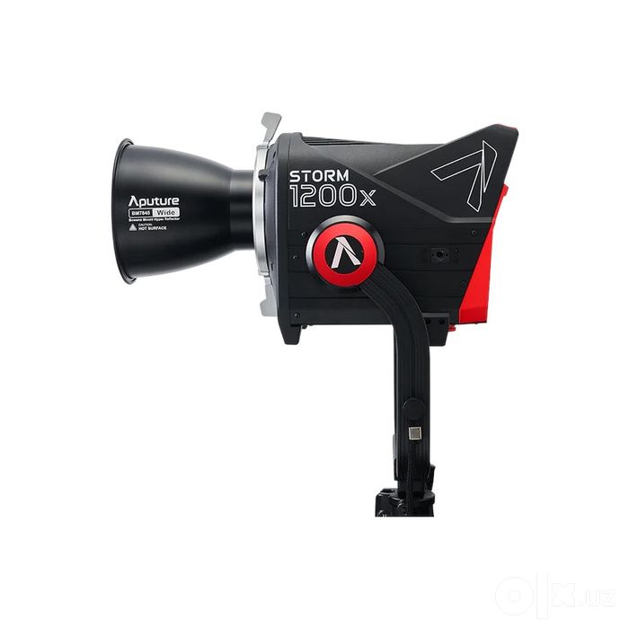 Aputure Storm 1200x - Cinema LED Light