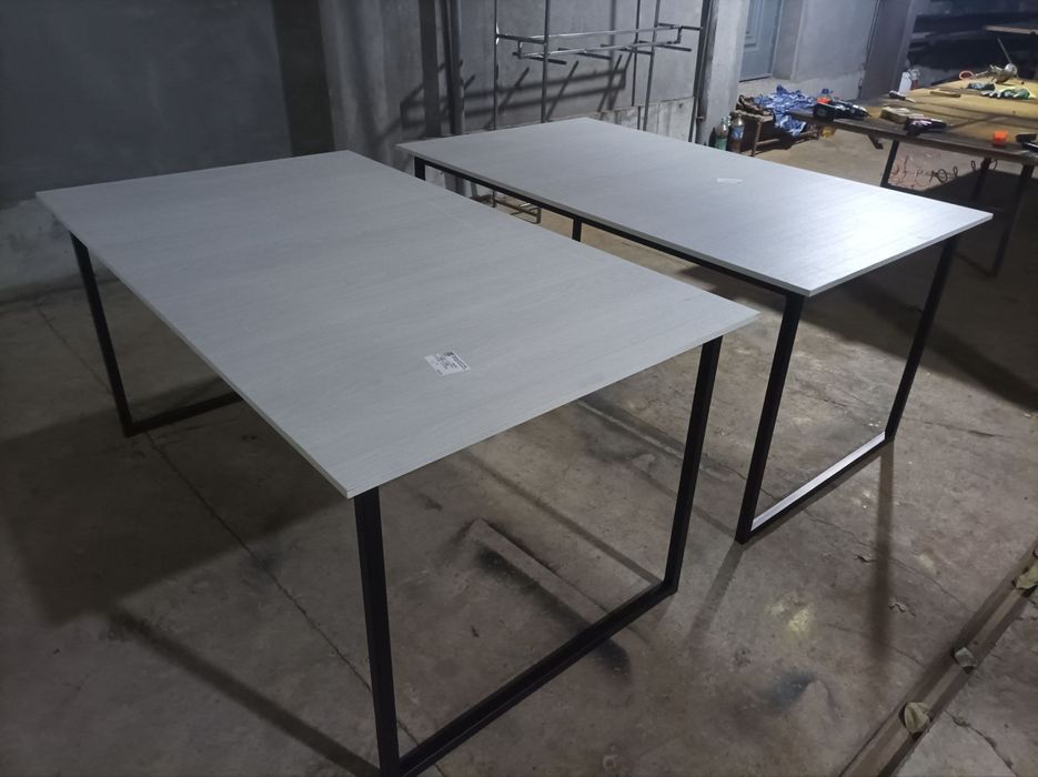 Продам срочно 2 стола ,можно по отдельности