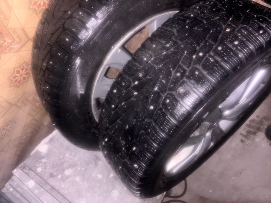 Продам шины с титановым диском R-18