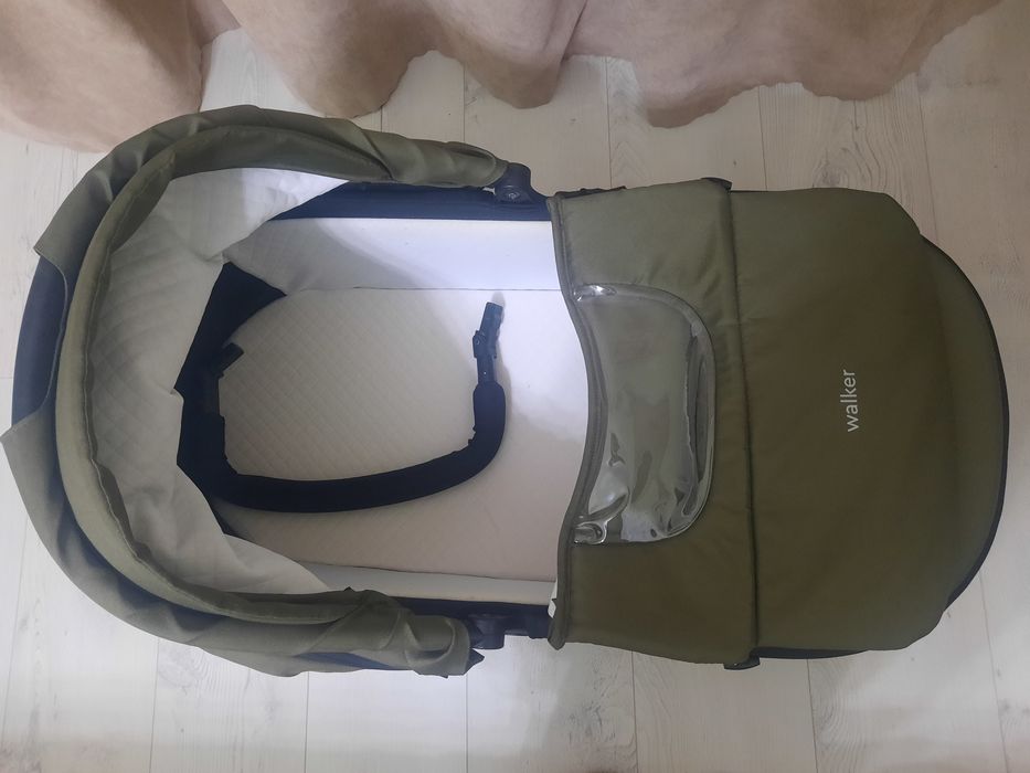 Продаю коляску 2 в 1 Tomix Walker