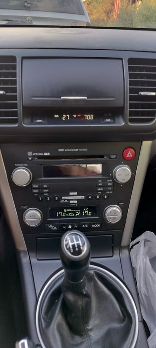 Продавам Subaru Legacy 2.0i