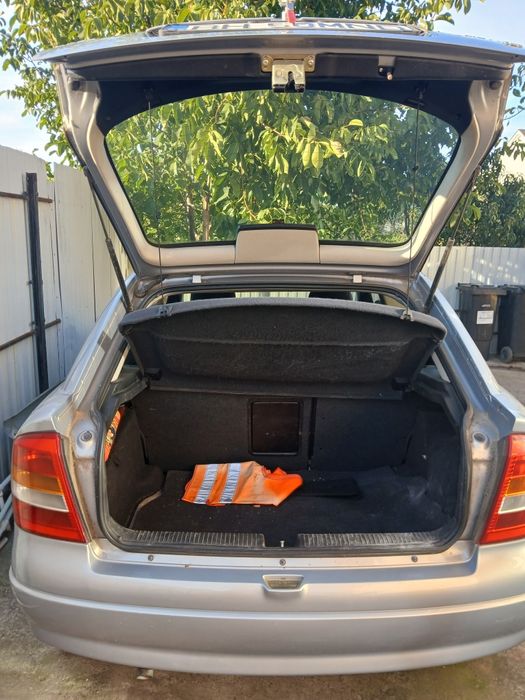 Opel Astra           .