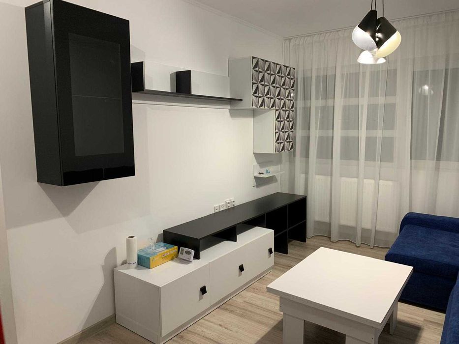 Inchiriez  Apartament modern ultracentral 2 camere + parcare privată