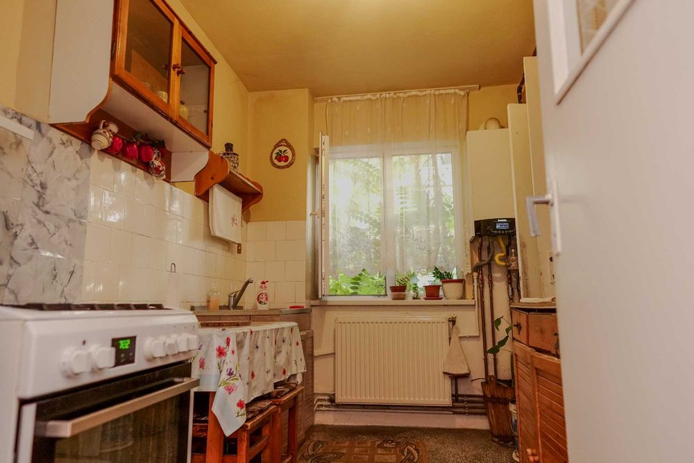 Apartament 4 camere Etaj 1 Zona Sega Str. Hateg comision 0%